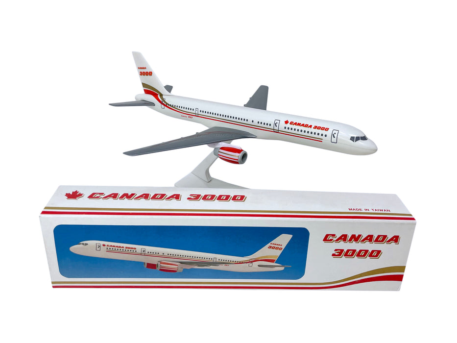 Canada 3000 757-200 Modèle miniature d'avion en plastique Snap-Fit 1:200 Part # AAB-32020H-014