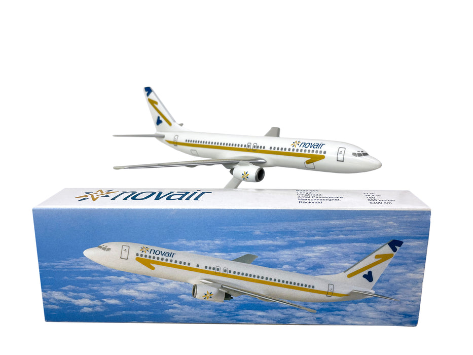 Novair (97-04) Boeing 737-800 Modelo de avión en miniatura Plástico Snap Fit 1:250 Parte # ABO-73780H-021