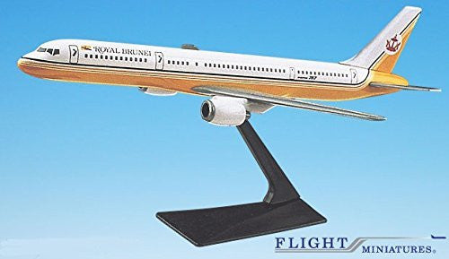 Royal Brunei 757-200 Airplane Miniature Model Plastic Snap-Fit 1:200 Part# ABO-75720H-009