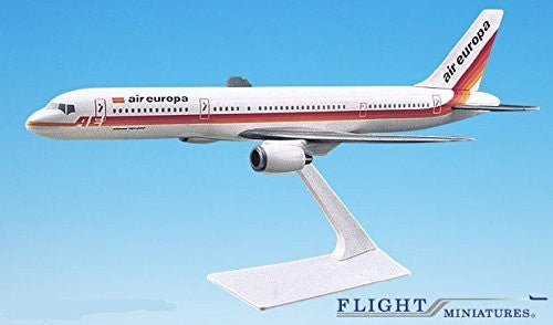 Air Europa 757-200 Modelo de avión en miniatura Plástico Snap-Fit 1:200 Parte # ABO-75720H-027