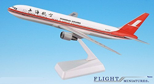 Shanghai Airlines 767-300 Airplane Miniature Model Plastic Snap-Fit 1:200 Part# ABO-76730H-029