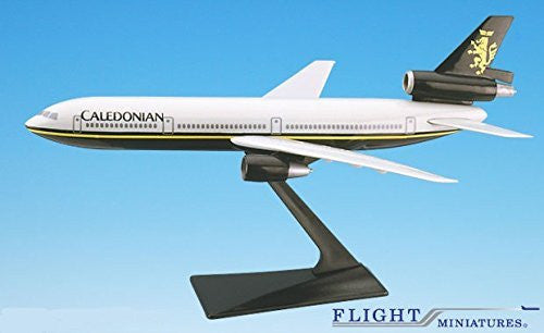 Modèle miniature d'avion Caledonian DC-10 en plastique Snap-Fit 1:250 Part # ADC-01000I-007