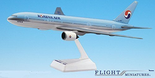 Korean Air (84-Cur) 777-200 Airplane Miniature Model Snap Fit 1:200 Part#ABO-77720H-011