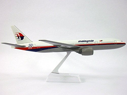 Malaysia 50th Anniversary. Boeing 777-200 Airplane Miniature Model Snap Fit 1:200 Part#ABO-77720H-016