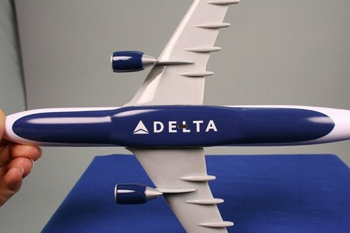Delta (07-Cur) A330-300 Airplane Miniature Model Snap Fit 1:200 # AAB-33030H-011