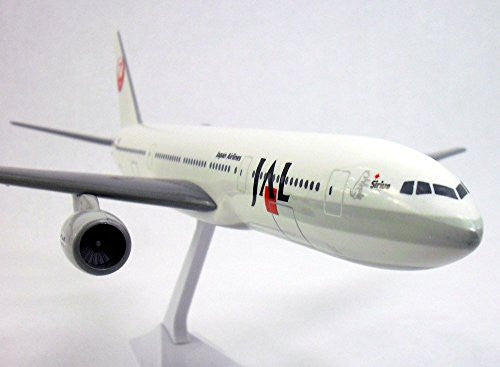 Boeing 777-200 Japan Airlines (JAL) snap fit flight miniture