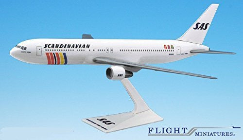 SAS scandinave 767-300 avion Miniature modèle plastique Snap Fit 1:200 pièce # ABO-76730H-021
