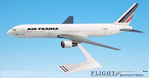 Air France (77-Cur) 767-300 Airplane Miniature Model Snap Fit 1:200 Part#ABO-76730H-030